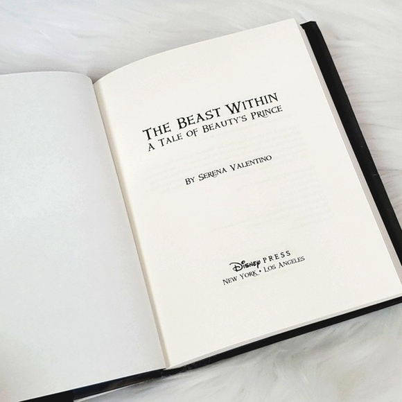 Disney Chills Chapter Book Bundle of 3 Ursula Beast & Cruella Novels - Picture 11 of 14